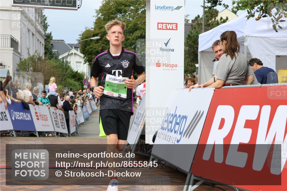 31.08.2025 - 21. Blankeneser Heldenlauf Strokosch-Dieckow http://msf.ph/oto/8655845 31.08.2025 10:59:07 Ziel 3295, 3426, 3022 meine-sportfotos.de