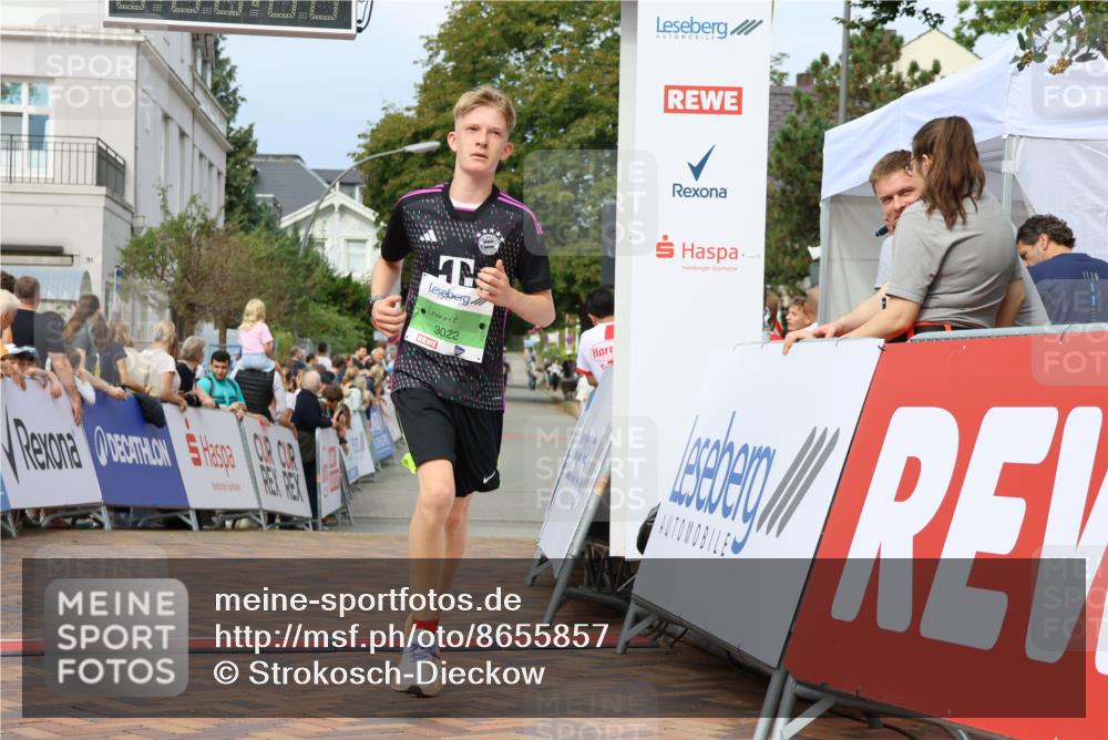 31.08.2025 - 21. Blankeneser Heldenlauf Strokosch-Dieckow http://msf.ph/oto/8655857 31.08.2025 10:59:07 Ziel 3295, 3426, 3022 meine-sportfotos.de