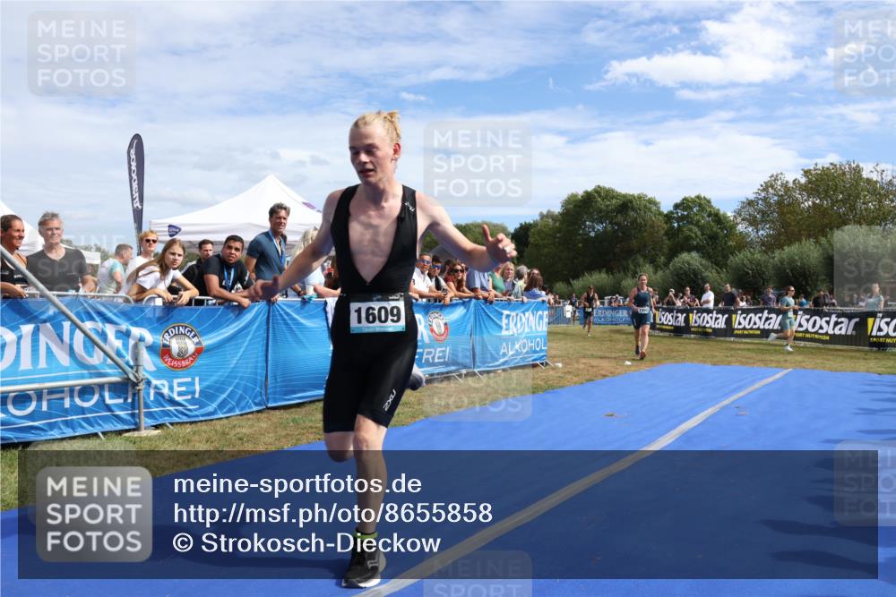 31.08.2025 - Elbe Triathlon Hamburg Strokosch-Dieckow http://msf.ph/oto/8655858 31.08.2025 11:55:13 Ziel 677, 1492, 1609 meine-sportfotos.de