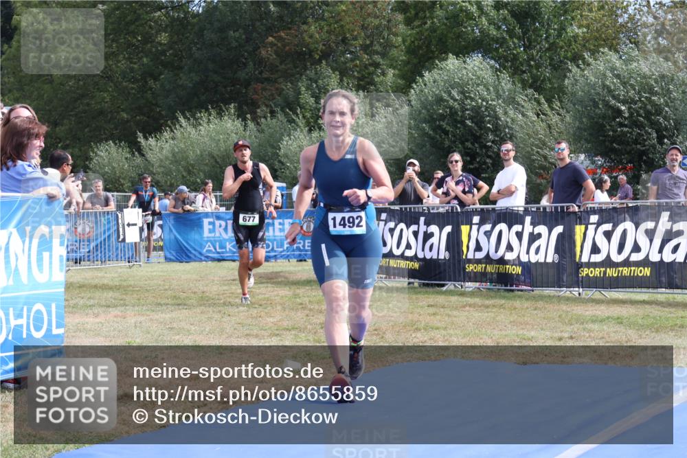 31.08.2025 - Elbe Triathlon Hamburg Strokosch-Dieckow http://msf.ph/oto/8655859 31.08.2025 11:55:14 Ziel 677, 1492, 1609 meine-sportfotos.de