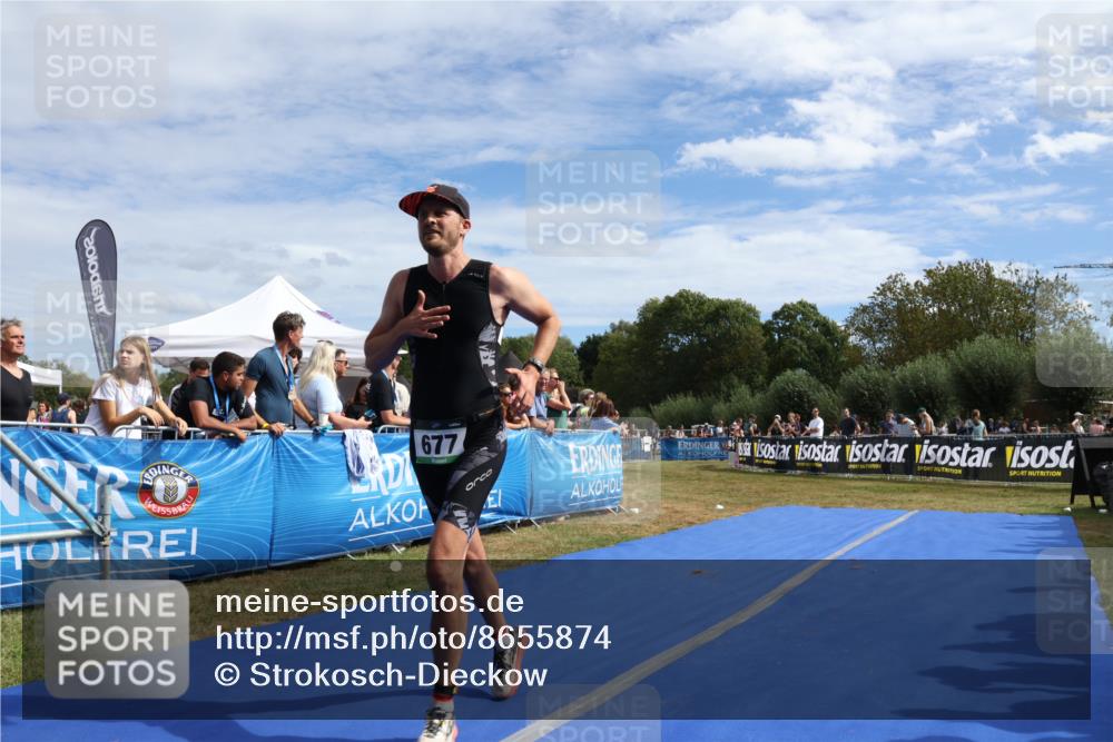 31.08.2025 - Elbe Triathlon Hamburg Strokosch-Dieckow http://msf.ph/oto/8655874 31.08.2025 11:55:20 Ziel 677, 808, 1492 meine-sportfotos.de