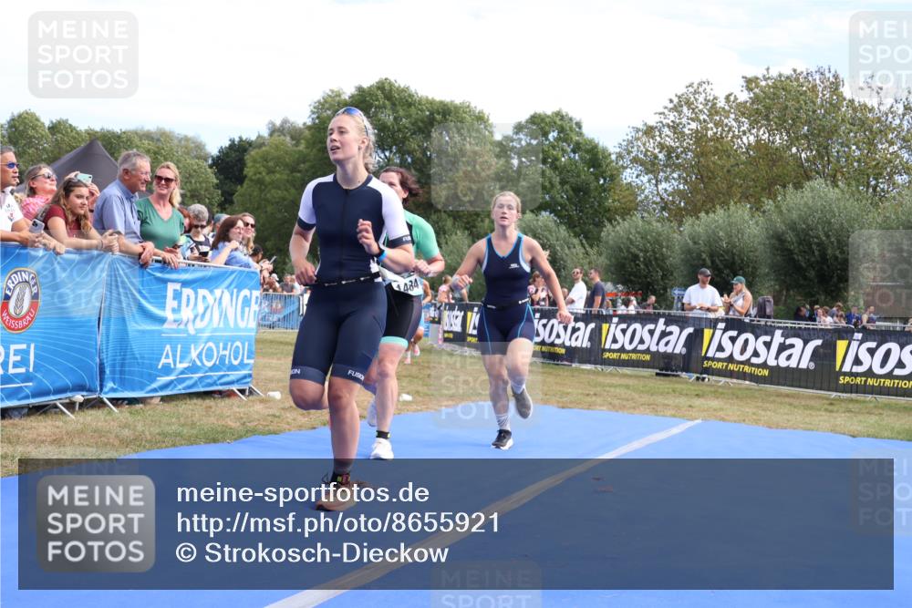 31.08.2025 - Elbe Triathlon Hamburg Strokosch-Dieckow http://msf.ph/oto/8655921 31.08.2025 11:56:09 Ziel 930, 931, 988, 1484 meine-sportfotos.de