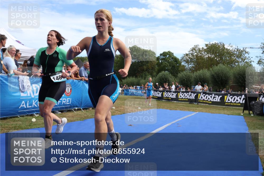 31.08.2025 - Elbe Triathlon Hamburg Strokosch-Dieckow http://msf.ph/oto/8655924 31.08.2025 11:56:10 Ziel 930, 931, 988, 1484 meine-sportfotos.de