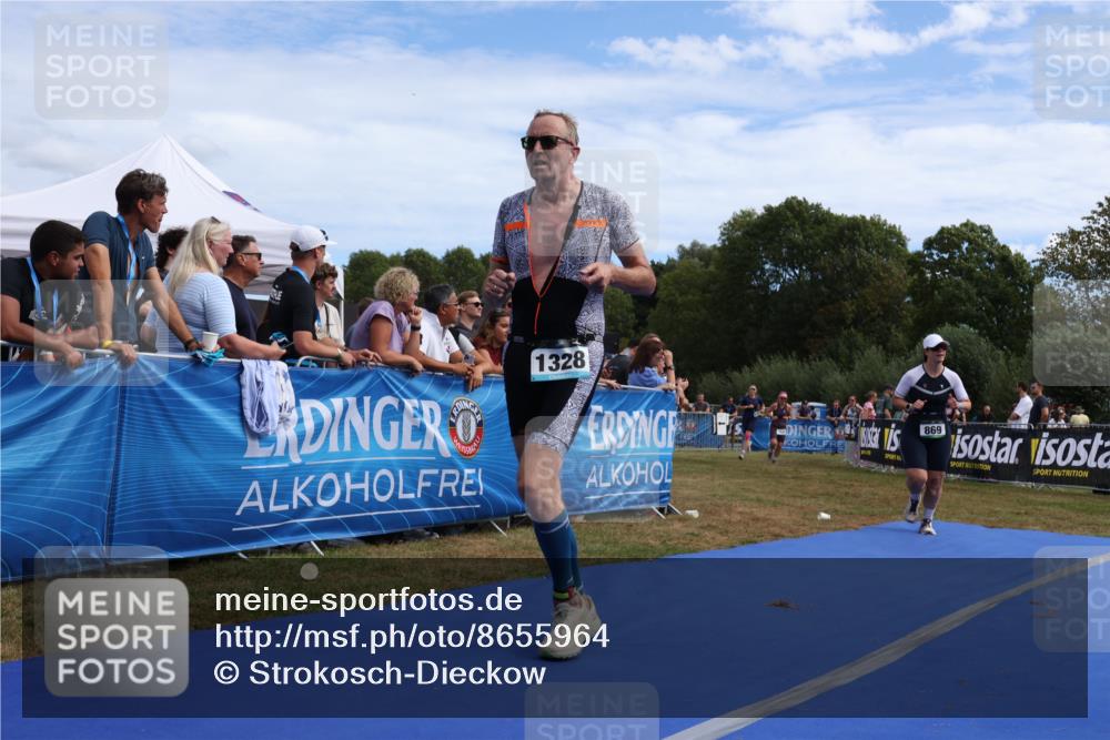 31.08.2025 - Elbe Triathlon Hamburg Strokosch-Dieckow http://msf.ph/oto/8655964 31.08.2025 11:56:58 Ziel 869, 1328, 1374, 1442 meine-sportfotos.de