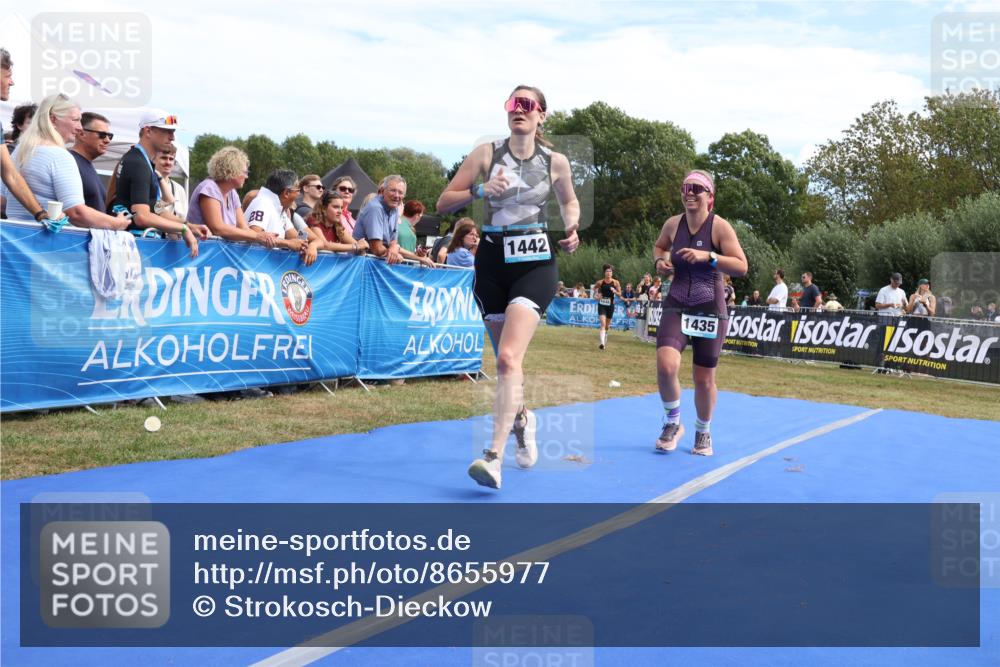 31.08.2025 - Elbe Triathlon Hamburg Strokosch-Dieckow http://msf.ph/oto/8655977 31.08.2025 11:57:06 Ziel 1374, 1435, 1442, 1448 meine-sportfotos.de