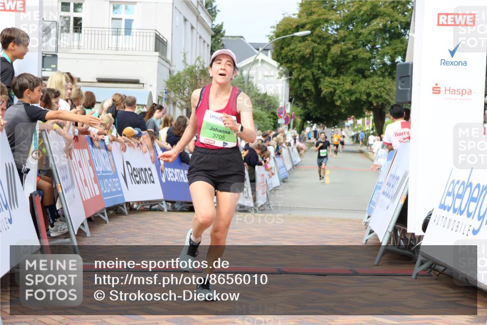 31.08.2025 - 21. Blankeneser Heldenlauf Strokosch-Dieckow http://msf.ph/oto/8656010 31.08.2025 10:58:41 Ziel 3064, 3651, 3705, 3457 meine-sportfotos.de