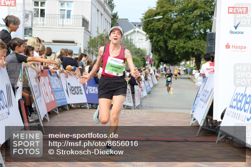 31.08.2025 - 21. Blankeneser Heldenlauf Strokosch-Dieckow http://msf.ph/oto/8656016 31.08.2025 10:58:41 Ziel 3064, 3651, 3705, 3457 meine-sportfotos.de