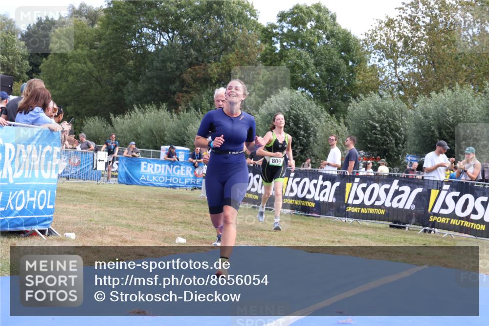 31.08.2025 - Elbe Triathlon Hamburg Strokosch-Dieckow http://msf.ph/oto/8656054 31.08.2025 11:58:04 Ziel 809, 1276, 1393, 1476 meine-sportfotos.de