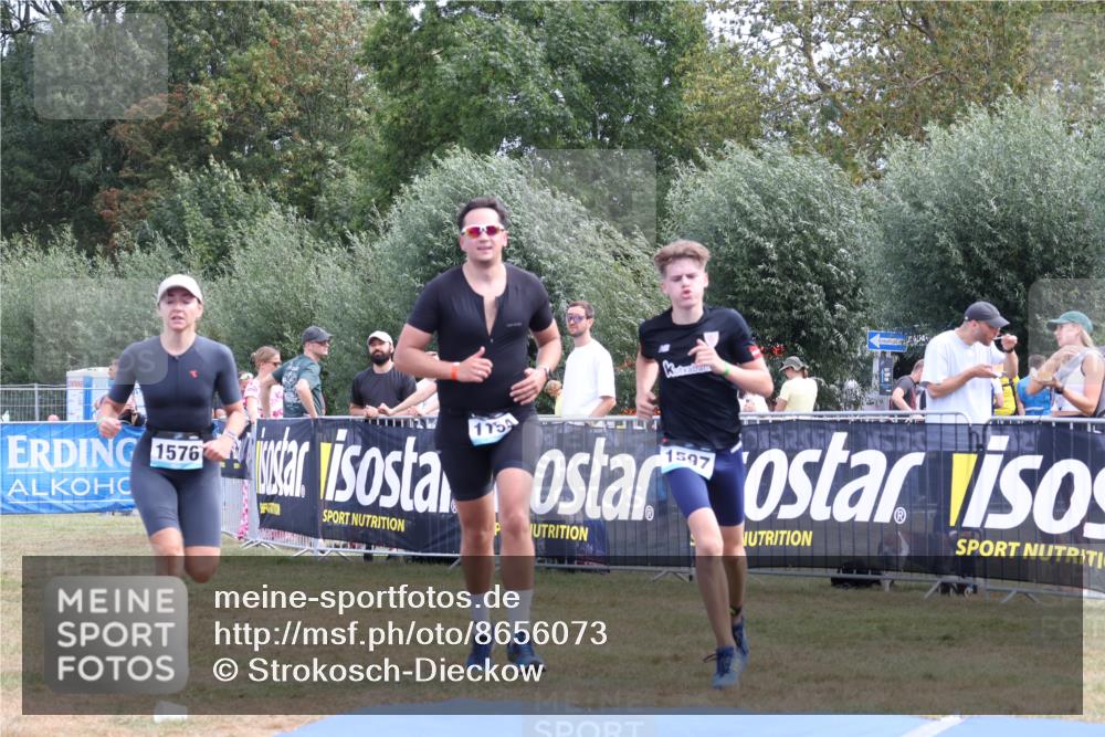 31.08.2025 - Elbe Triathlon Hamburg Strokosch-Dieckow http://msf.ph/oto/8656073 31.08.2025 11:58:28 Ziel 1154, 1404, 1576, 1597 meine-sportfotos.de
