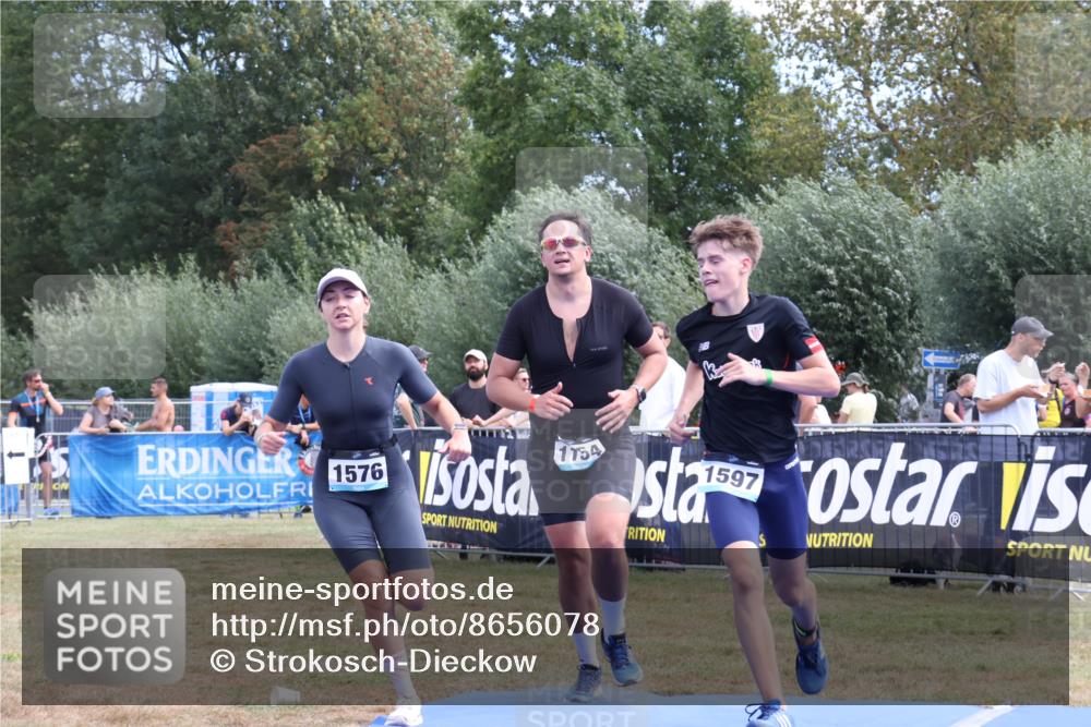 31.08.2025 - Elbe Triathlon Hamburg Strokosch-Dieckow http://msf.ph/oto/8656078 31.08.2025 11:58:29 Ziel 1154, 1404, 1576, 1597 meine-sportfotos.de