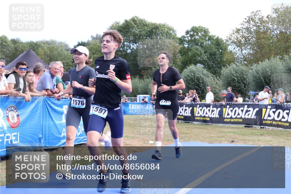 31.08.2025 - Elbe Triathlon Hamburg Strokosch-Dieckow http://msf.ph/oto/8656084 31.08.2025 11:58:30 Ziel 1154, 1404, 1576, 1597 meine-sportfotos.de
