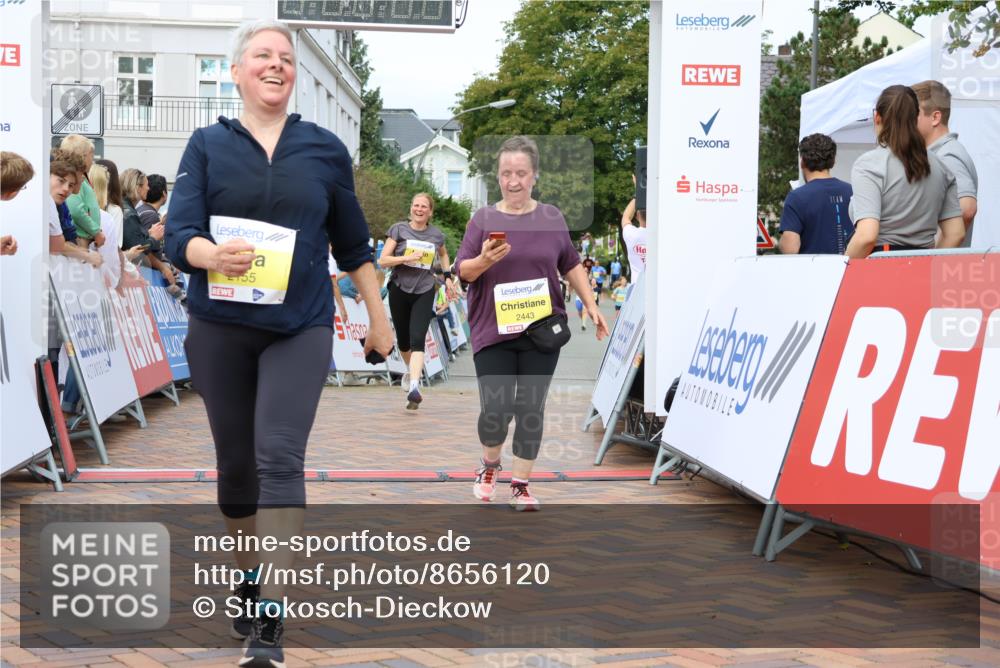 31.08.2025 - 21. Blankeneser Heldenlauf Strokosch-Dieckow http://msf.ph/oto/8656120 31.08.2025 10:31:41 Ziel 2190, 2092, 2079, 2340, 2155, 2443 meine-sportfotos.de