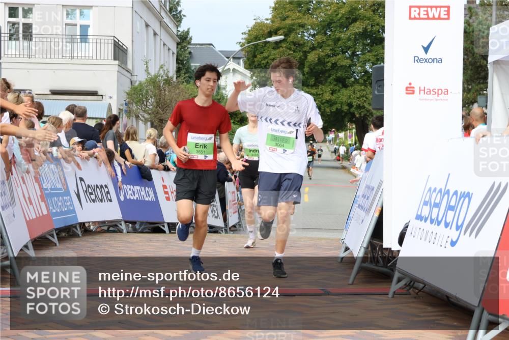 31.08.2025 - 21. Blankeneser Heldenlauf Strokosch-Dieckow http://msf.ph/oto/8656124 31.08.2025 10:58:35 Ziel 3064, 3651, 3457 meine-sportfotos.de