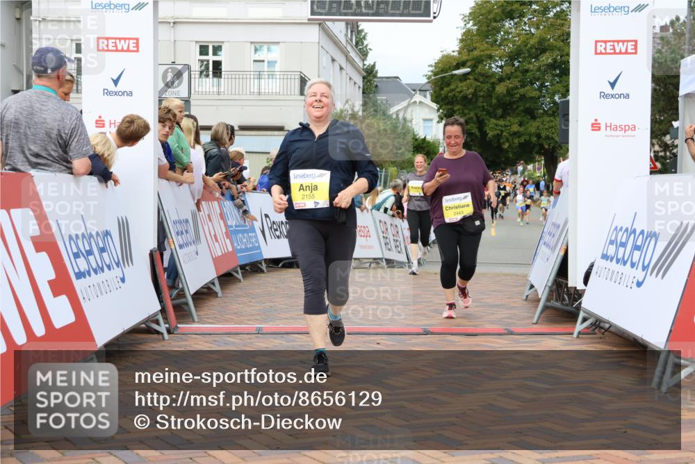31.08.2025 - 21. Blankeneser Heldenlauf Strokosch-Dieckow http://msf.ph/oto/8656129 31.08.2025 10:31:40 Ziel 2190, 2092, 2079, 2340, 2155, 2443 meine-sportfotos.de