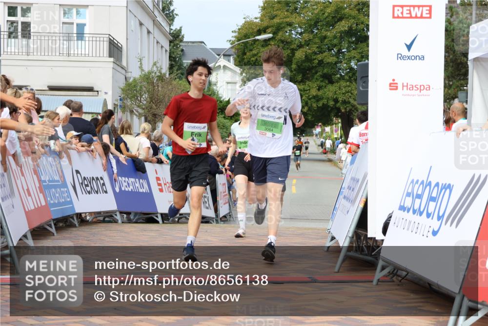 31.08.2025 - 21. Blankeneser Heldenlauf Strokosch-Dieckow http://msf.ph/oto/8656138 31.08.2025 10:58:34 Ziel 3064, 3651, 3457 meine-sportfotos.de