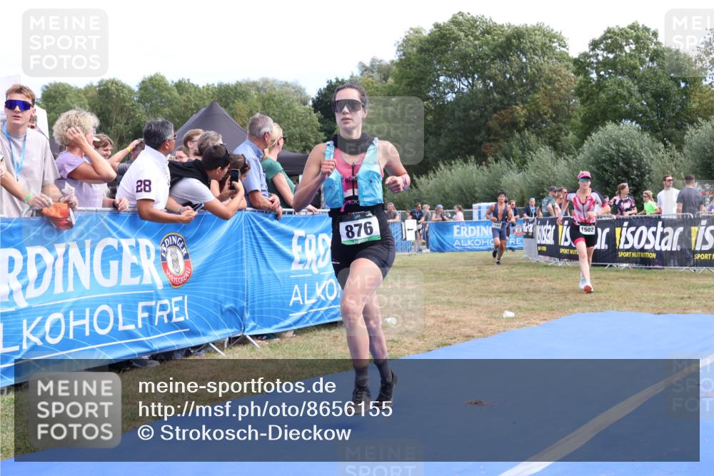 31.08.2025 - Elbe Triathlon Hamburg Strokosch-Dieckow http://msf.ph/oto/8656155 31.08.2025 11:59:34 Ziel 876, 1502, 1588 meine-sportfotos.de