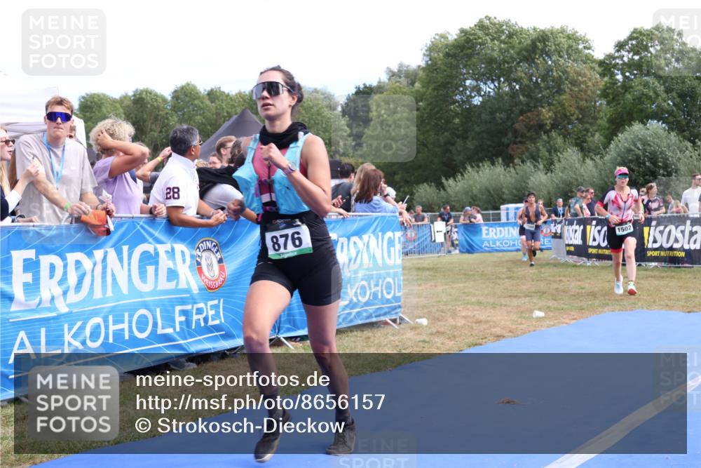 31.08.2025 - Elbe Triathlon Hamburg Strokosch-Dieckow http://msf.ph/oto/8656157 31.08.2025 11:59:34 Ziel 876, 1502, 1588 meine-sportfotos.de