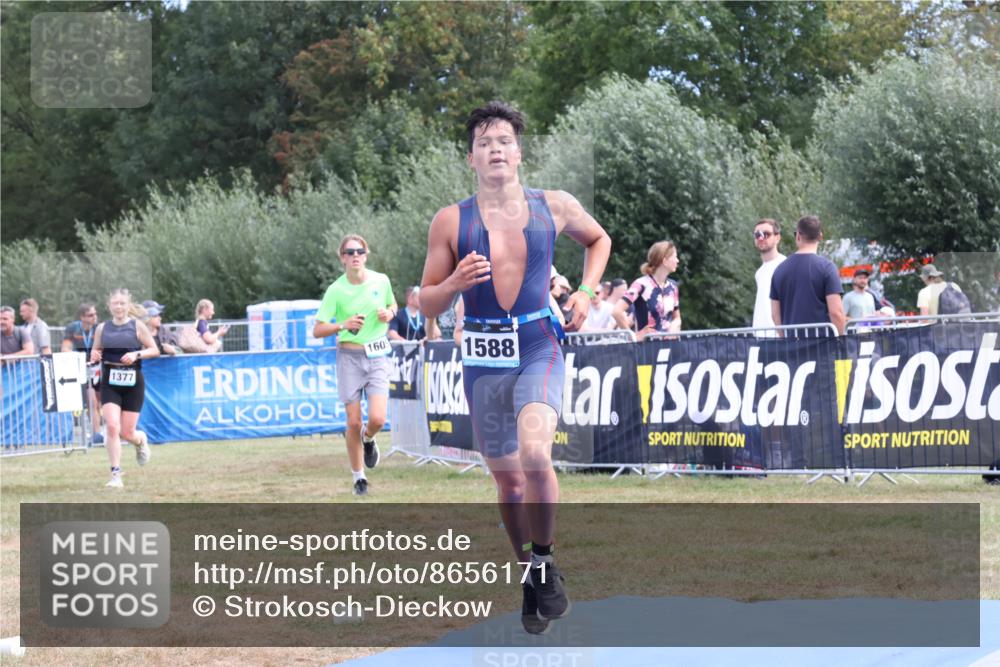 31.08.2025 - Elbe Triathlon Hamburg Strokosch-Dieckow http://msf.ph/oto/8656171 31.08.2025 11:59:39 Ziel 876, 1377, 1430, 1502, 1588 meine-sportfotos.de