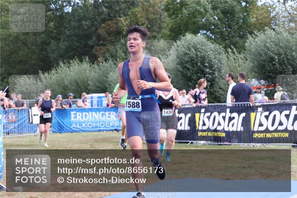 31.08.2025 - Elbe Triathlon Hamburg Strokosch-Dieckow http://msf.ph/oto/8656173 31.08.2025 11:59:39 Ziel 876, 1377, 1430, 1502, 1588 meine-sportfotos.de