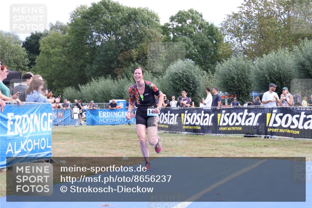 31.08.2025 - Elbe Triathlon Hamburg Strokosch-Dieckow http://msf.ph/oto/8656237 31.08.2025 12:00:17 Ziel 1353, 1463 meine-sportfotos.de