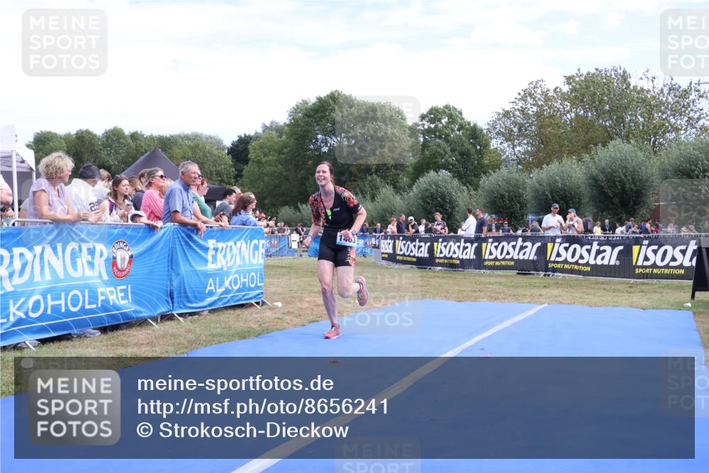 31.08.2025 - Elbe Triathlon Hamburg Strokosch-Dieckow http://msf.ph/oto/8656241 31.08.2025 12:00:18 Ziel 1353, 1463 meine-sportfotos.de