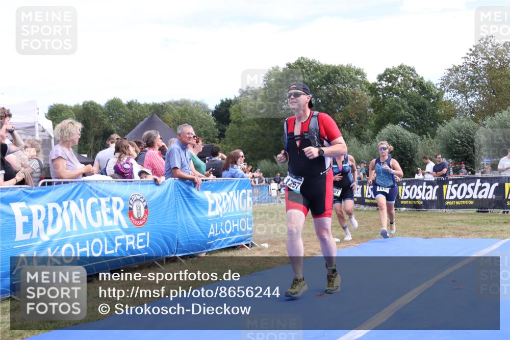 31.08.2025 - Elbe Triathlon Hamburg Strokosch-Dieckow http://msf.ph/oto/8656244 31.08.2025 12:00:37 Ziel 901, 1257, 1386, 1416, 1537 meine-sportfotos.de