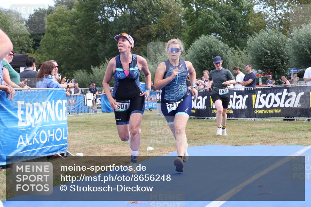 31.08.2025 - Elbe Triathlon Hamburg Strokosch-Dieckow http://msf.ph/oto/8656248 31.08.2025 12:00:38 Ziel 901, 1257, 1386, 1416, 1537 meine-sportfotos.de