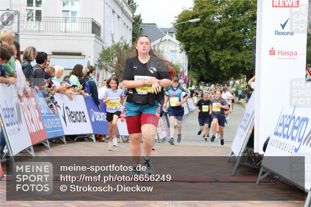 31.08.2025 - 21. Blankeneser Heldenlauf Strokosch-Dieckow http://msf.ph/oto/8656249 31.08.2025 10:31:20 Ziel 2551, 2776, 2307, 2649, 2647, 2399, 2103, 2274 meine-sportfotos.de