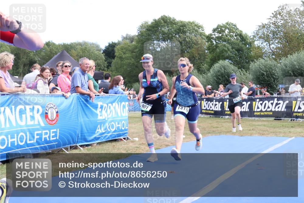 31.08.2025 - Elbe Triathlon Hamburg Strokosch-Dieckow http://msf.ph/oto/8656250 31.08.2025 12:00:38 Ziel 901, 1257, 1386, 1416, 1537 meine-sportfotos.de