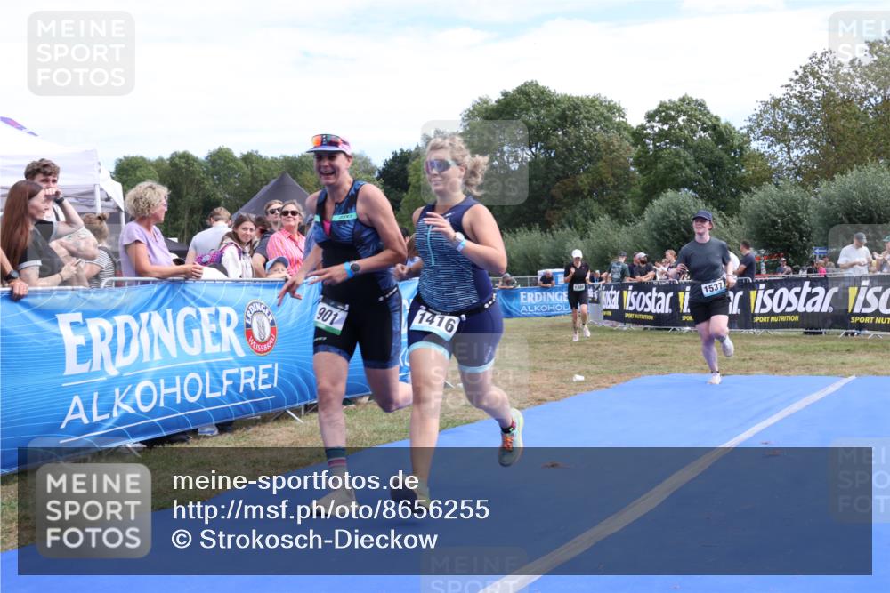31.08.2025 - Elbe Triathlon Hamburg Strokosch-Dieckow http://msf.ph/oto/8656255 31.08.2025 12:00:39 Ziel 901, 1257, 1386, 1416, 1537 meine-sportfotos.de