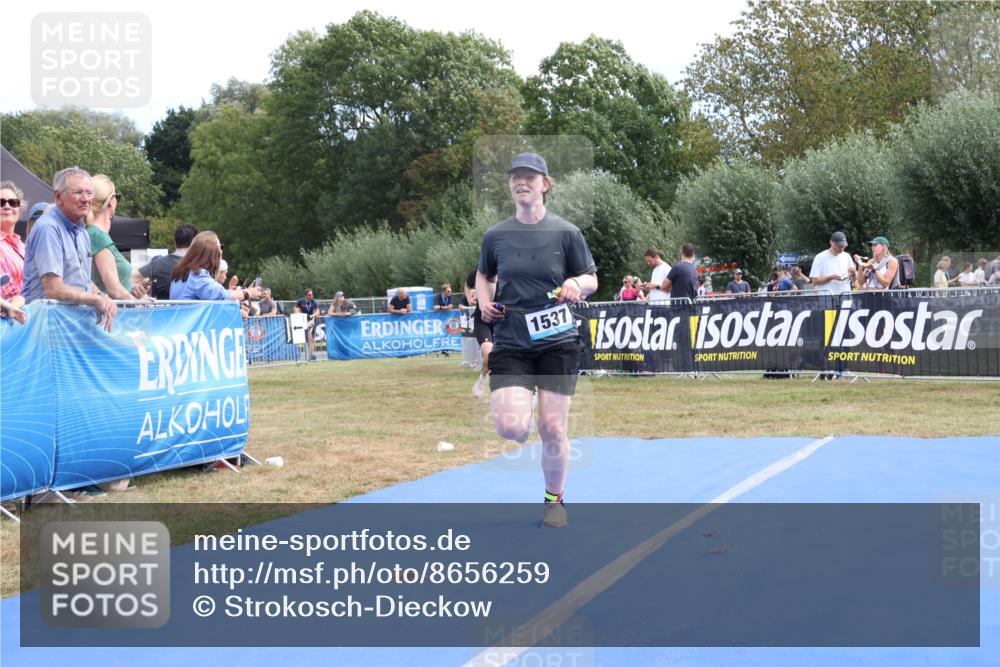 31.08.2025 - Elbe Triathlon Hamburg Strokosch-Dieckow http://msf.ph/oto/8656259 31.08.2025 12:00:40 Ziel 901, 1257, 1386, 1416, 1537 meine-sportfotos.de