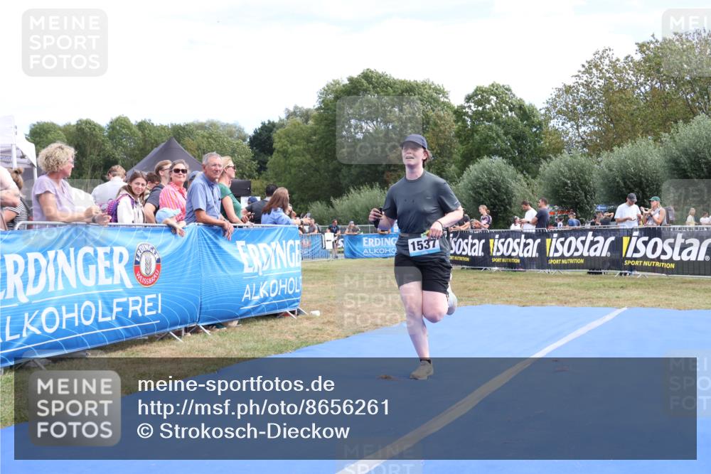 31.08.2025 - Elbe Triathlon Hamburg Strokosch-Dieckow http://msf.ph/oto/8656261 31.08.2025 12:00:41 Ziel 901, 1257, 1386, 1416, 1537 meine-sportfotos.de