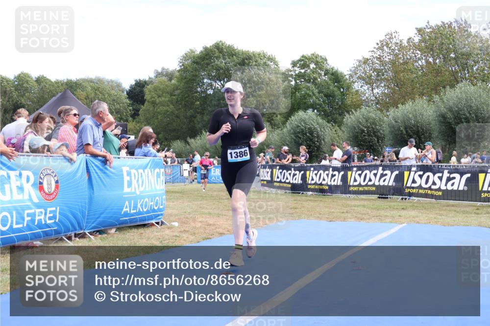 31.08.2025 - Elbe Triathlon Hamburg Strokosch-Dieckow http://msf.ph/oto/8656268 31.08.2025 12:00:44 Ziel 842, 901, 1386, 1416, 1486, 1537 meine-sportfotos.de
