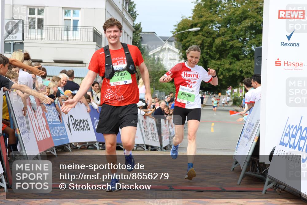 31.08.2025 - 21. Blankeneser Heldenlauf Strokosch-Dieckow http://msf.ph/oto/8656279 31.08.2025 10:58:08 Ziel 3389, 3514, 3425, 3387 meine-sportfotos.de