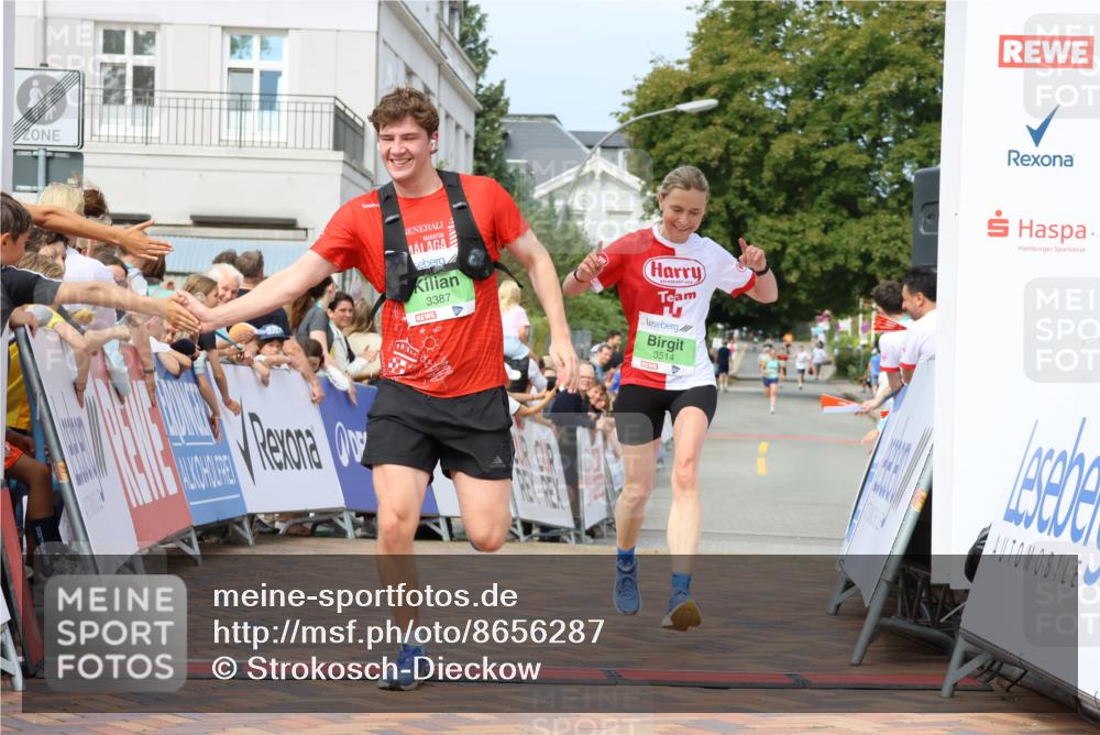 31.08.2025 - 21. Blankeneser Heldenlauf Strokosch-Dieckow http://msf.ph/oto/8656287 31.08.2025 10:58:08 Ziel 3389, 3514, 3425, 3387 meine-sportfotos.de