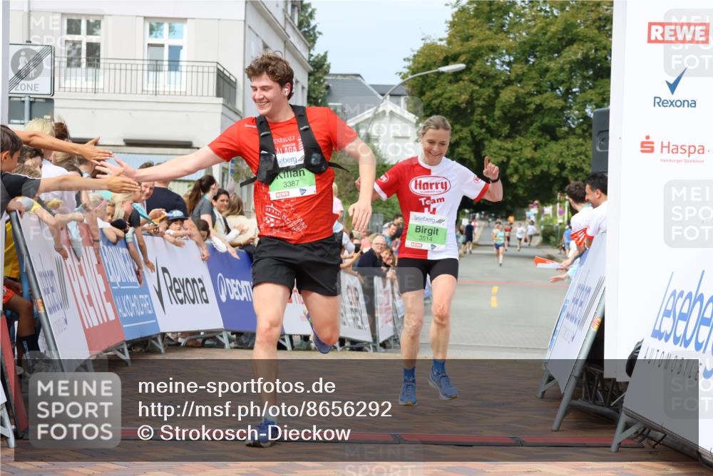31.08.2025 - 21. Blankeneser Heldenlauf Strokosch-Dieckow http://msf.ph/oto/8656292 31.08.2025 10:58:08 Ziel 3389, 3514, 3425, 3387 meine-sportfotos.de