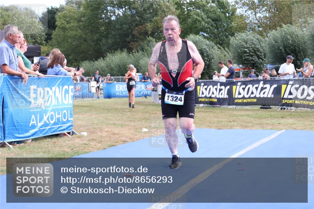 31.08.2025 - Elbe Triathlon Hamburg Strokosch-Dieckow http://msf.ph/oto/8656293 31.08.2025 12:00:53 Ziel 842, 905, 1324, 1486, 1612 meine-sportfotos.de