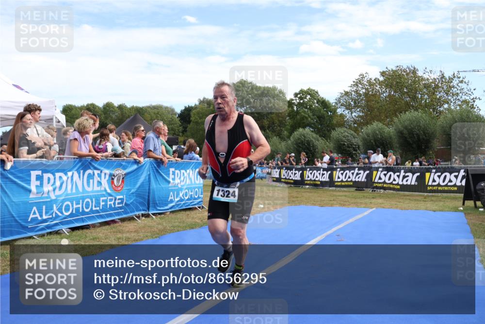 31.08.2025 - Elbe Triathlon Hamburg Strokosch-Dieckow http://msf.ph/oto/8656295 31.08.2025 12:00:54 Ziel 842, 905, 1324, 1486, 1612 meine-sportfotos.de