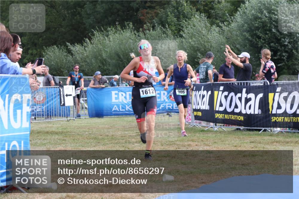 31.08.2025 - Elbe Triathlon Hamburg Strokosch-Dieckow http://msf.ph/oto/8656297 31.08.2025 12:00:55 Ziel 842, 905, 1324, 1438, 1486, 1612 meine-sportfotos.de