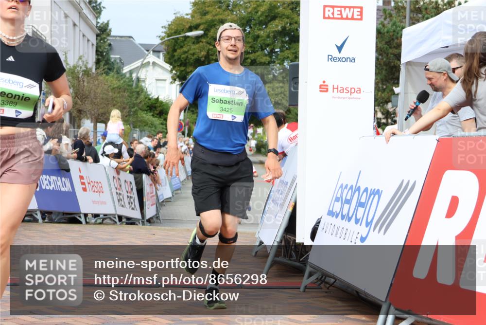 31.08.2025 - 21. Blankeneser Heldenlauf Strokosch-Dieckow http://msf.ph/oto/8656298 31.08.2025 10:58:03 Ziel 3389, 3460, 3425, 3387 meine-sportfotos.de