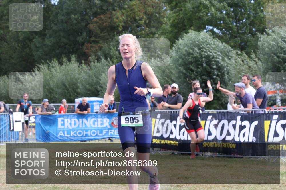 31.08.2025 - Elbe Triathlon Hamburg Strokosch-Dieckow http://msf.ph/oto/8656309 31.08.2025 12:00:59 Ziel 905, 1324, 1438, 1612 meine-sportfotos.de