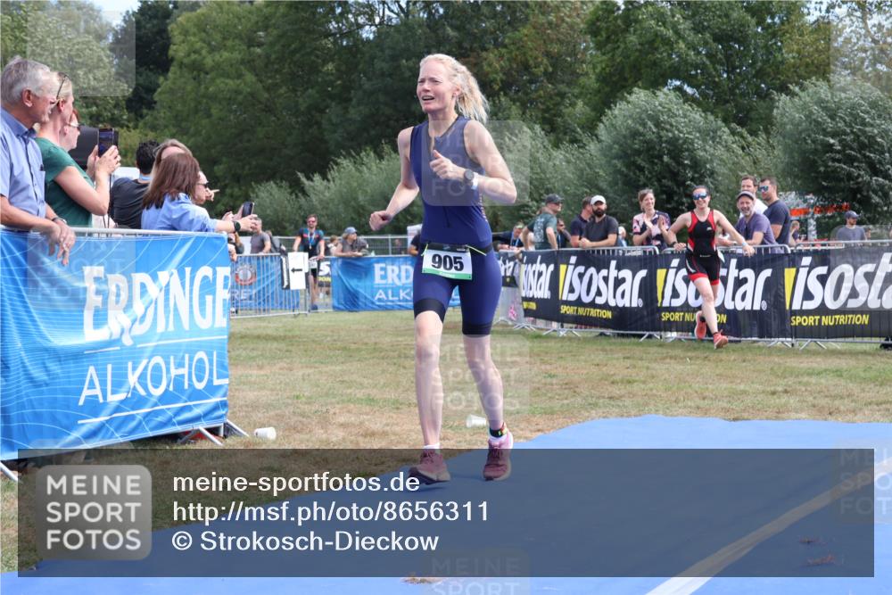 31.08.2025 - Elbe Triathlon Hamburg Strokosch-Dieckow http://msf.ph/oto/8656311 31.08.2025 12:01:00 Ziel 905, 1438, 1612 meine-sportfotos.de