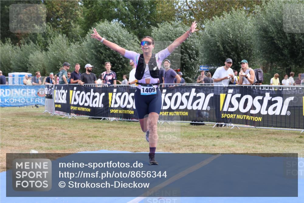 31.08.2025 - Elbe Triathlon Hamburg Strokosch-Dieckow http://msf.ph/oto/8656344 31.08.2025 12:01:20 Ziel 1395, 1409 meine-sportfotos.de