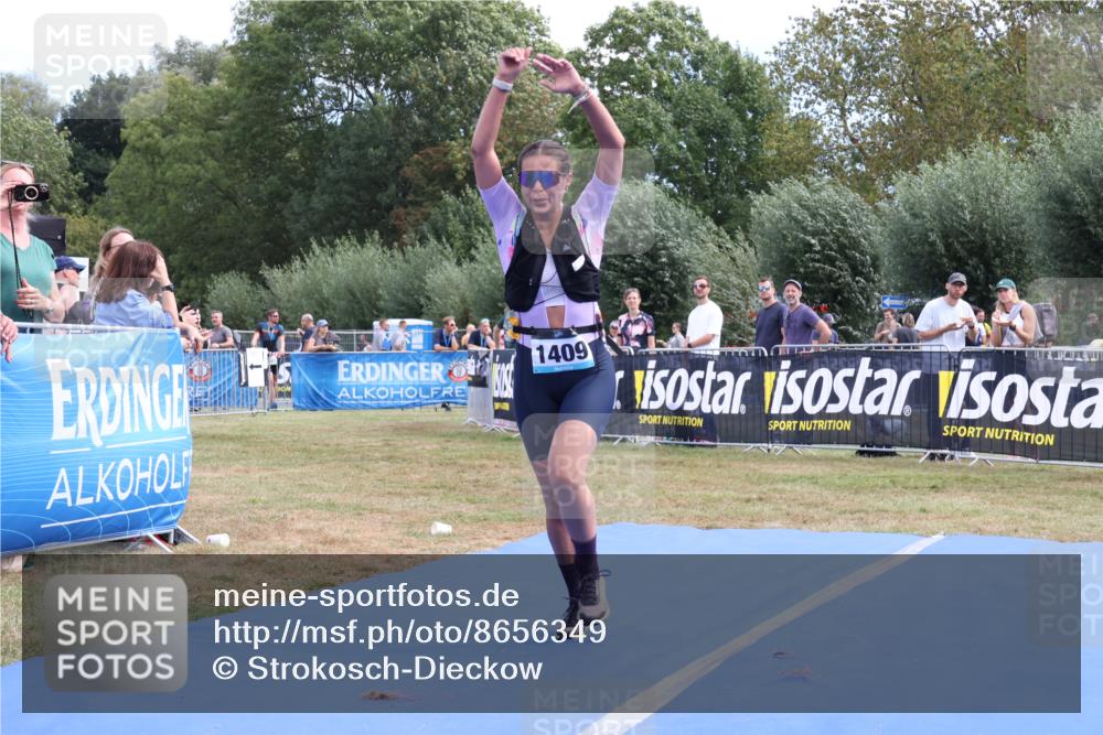 31.08.2025 - Elbe Triathlon Hamburg Strokosch-Dieckow http://msf.ph/oto/8656349 31.08.2025 12:01:21 Ziel 1409 meine-sportfotos.de