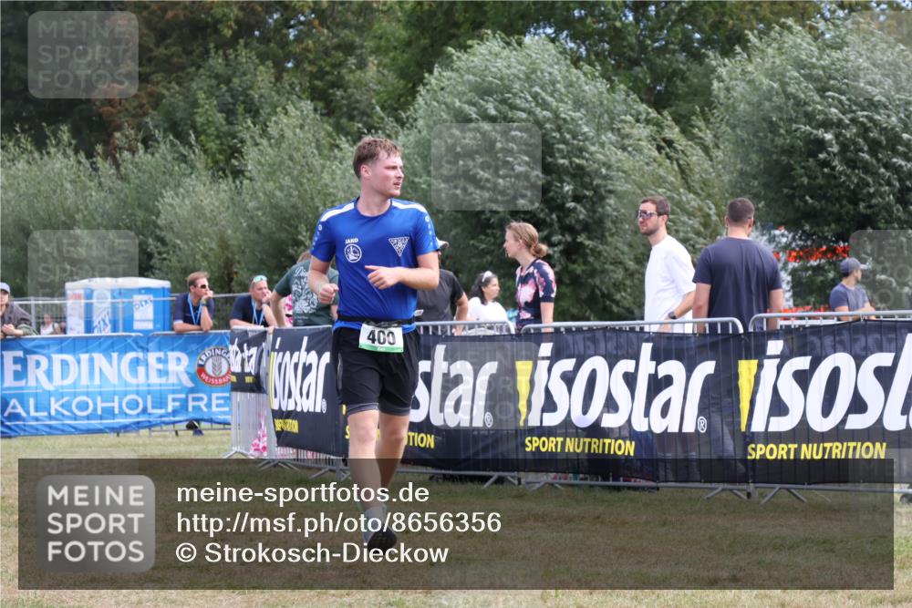 31.08.2025 - Elbe Triathlon Hamburg Strokosch-Dieckow http://msf.ph/oto/8656356 31.08.2025 12:01:41 Ziel 400, 914 meine-sportfotos.de