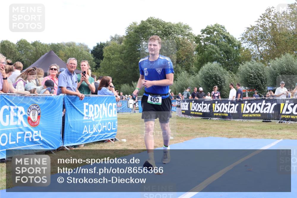 31.08.2025 - Elbe Triathlon Hamburg Strokosch-Dieckow http://msf.ph/oto/8656366 31.08.2025 12:01:46 Ziel 400, 914 meine-sportfotos.de