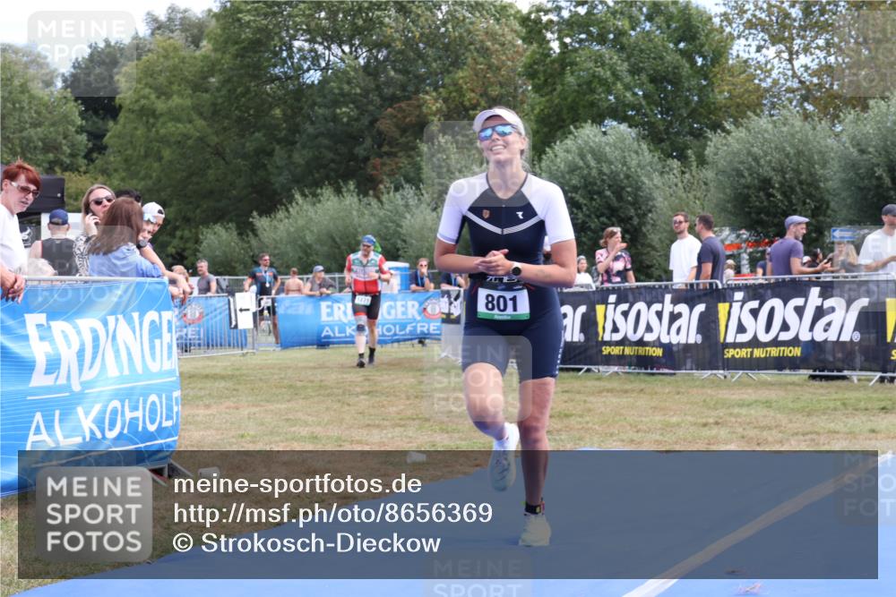 31.08.2025 - Elbe Triathlon Hamburg Strokosch-Dieckow http://msf.ph/oto/8656369 31.08.2025 12:02:02 Ziel 801 meine-sportfotos.de