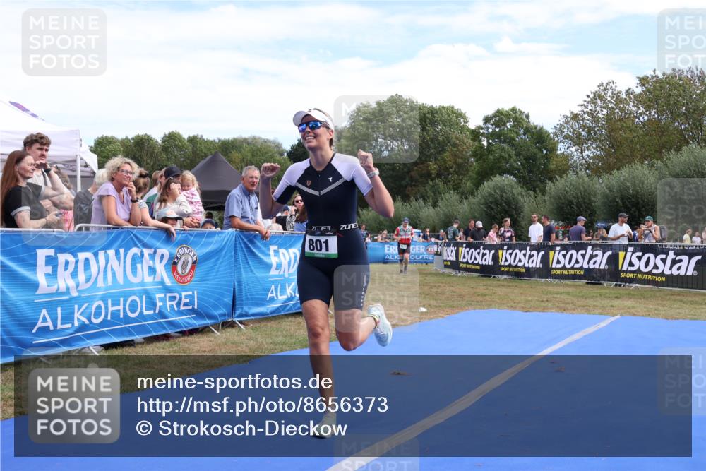 31.08.2025 - Elbe Triathlon Hamburg Strokosch-Dieckow http://msf.ph/oto/8656373 31.08.2025 12:02:03 Ziel 801 meine-sportfotos.de