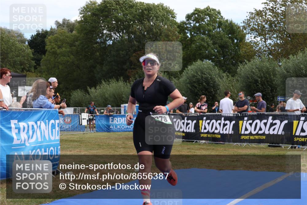31.08.2025 - Elbe Triathlon Hamburg Strokosch-Dieckow http://msf.ph/oto/8656387 31.08.2025 12:02:42 Ziel 878, 1400 meine-sportfotos.de