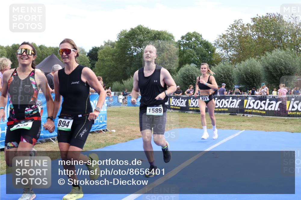 31.08.2025 - Elbe Triathlon Hamburg Strokosch-Dieckow http://msf.ph/oto/8656401 31.08.2025 12:03:02 Ziel 870, 877, 894, 1510, 1589 meine-sportfotos.de